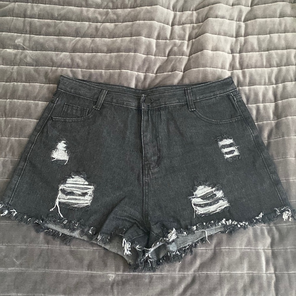 Super cute bleach wash distressed denim shorts! NEVER BEEN WORN!!